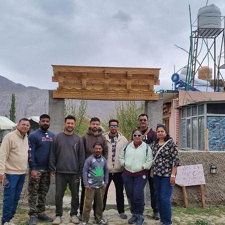 Green Throne Camp Bed & Breakfast Leh Bagian luar foto